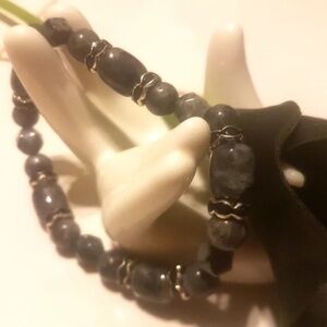 Unisex - Labradorite bracelet natural beads, silver spacer w/black gemstones